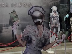 バブルヘッドナースが徘徊する不気味なブースで手渡される謎のパンフレットとは……。「SILENT HILL 2」スペシャルシアターレポート［TGS2024］