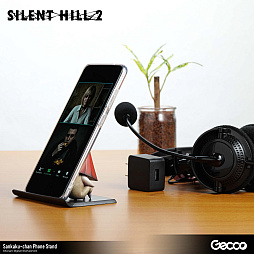 画像ギャラリー No.008のサムネイル画像 / 「SILENT HILL 2」の“レッドピラミッドシング”がデフォルメされて“三角ちゃん”に。「三角ちゃん モバイルスタンド」の予約受付を開始
