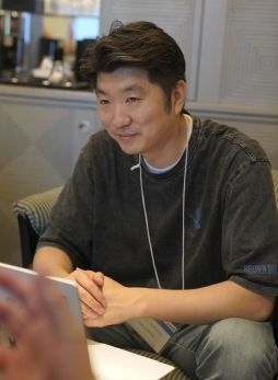 画像ギャラリー No.003のサムネイル画像 / V字回復した胸いっぱいのRPG「ブラウンダスト2」が目指すは「斬新な下品さ」。シリーズを支えるキム・ジョンホ氏に話を聞いた［TGS2025］