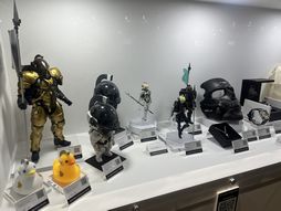 画像ギャラリー No.004のサムネイル画像 / ［TGS2023］DS2こと「DEATH STRANDING 2」の新作グッズが展開中。コジマプロダクションの物販ブースをレポート