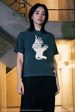 画像ギャラリー No.003のサムネイル画像 / 「ARMORED CORE VI」C4-621とレイヴンのエンブレムをデザインしたTシャツが発売に。先行販売されたドッキングTシャツの単品版