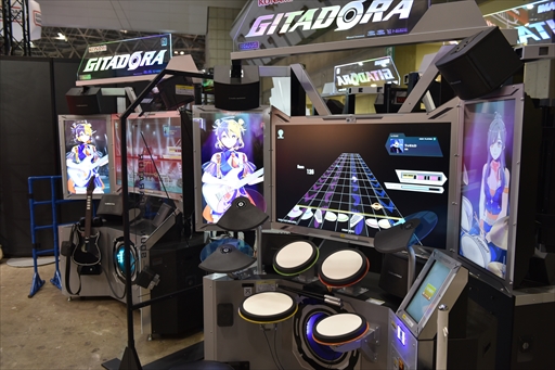 画像ギャラリー No.002のサムネイル画像 / 「GITADORA」の「-ARENA MODEL-」では，璃音と響香とのセッションを楽しめる。あらゆる面で強化された新筐体を紹介［AEPO2024］
