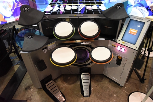 画像ギャラリー No.005のサムネイル画像 / 「GITADORA」の「-ARENA MODEL-」では，璃音と響香とのセッションを楽しめる。あらゆる面で強化された新筐体を紹介［AEPO2024］