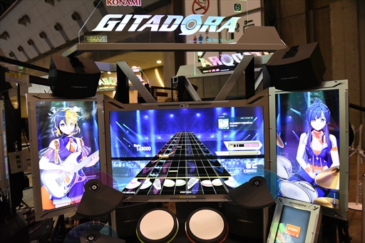 画像ギャラリー No.006のサムネイル画像 / 「GITADORA」の「-ARENA MODEL-」では，璃音と響香とのセッションを楽しめる。あらゆる面で強化された新筐体を紹介［AEPO2024］
