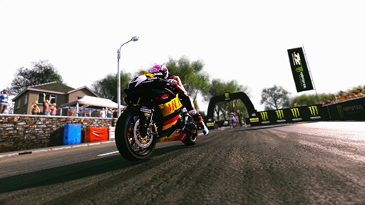 画像ギャラリー No.004のサムネイル画像 / マン島TTをテーマにした新作レーシングシム「TT Isle of Man: Ride on the Edge 3」のゲームプレイを紹介する最新トレイラーが公開に