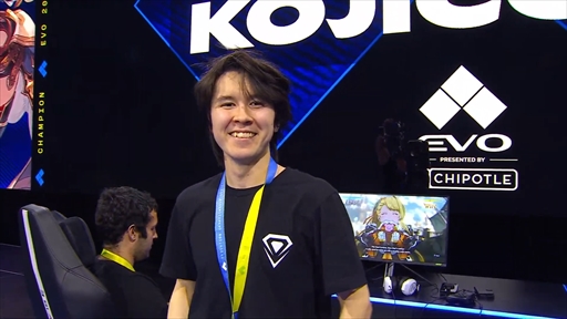 画像ギャラリー No.004のサムネイル画像 / ［EVO2025］「GBVSR」部門の優勝はアメリカのKojicoco選手。地元アメリカの若武者がEVO覇者の栄冠を手にした