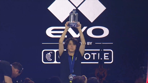 画像ギャラリー No.005のサムネイル画像 / ［EVO2025］「GBVSR」部門の優勝はアメリカのKojicoco選手。地元アメリカの若武者がEVO覇者の栄冠を手にした