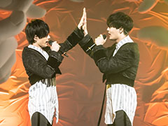 アニメ化も発表に。「華Doll*-Behind The Frame-Anthos* Stage Event 2023」では，お揃いの衣装を着たキャストがライブと朗読劇を披露