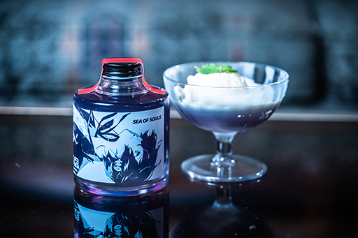 画像ギャラリー No.007のサムネイル画像 / 「ペルソナ3 リロード」のオリジナルクラフトコーラ「Sea of souls」が発売。主人公の心の海を表現した青色のシロップ