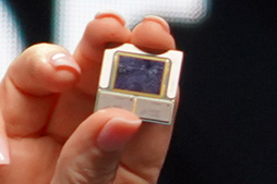 画像ギャラリー No.011のサムネイル画像 / 「AI PC」を強く打ち出す2024年のIntel。2024年内登場の次世代CPUは「Arrow Lake」と「Lunar Lake」の2本立てに