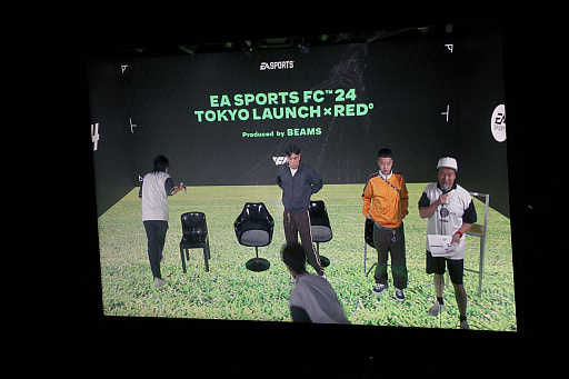 画像ギャラリー No.012のサムネイル画像 / 元サッカー女子日本代表・澤 穂希さんも駆けつけた「EA SPORTS FC24」のローンチイベントレポート。東京タワーがシリーズのキーカラー“Pitch Green”に染まる点灯式を実施