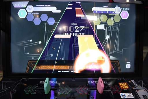 画像ギャラリー No.013のサムネイル画像 / ［プレイレポ］KONAMIの新作音ゲー「ポラリスコード」をチェック。直感的な音ゲーに現代風のデッキビルド要素が加わった意欲作