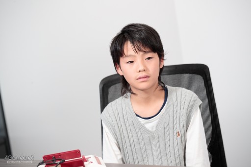 画像ギャラリー No.001のサムネイル画像 / 「え,手で描くの?」リメイク版ウィザードリィ発売記念。今どき小学生と声優・保志総一朗さんがFC版“狂王の試練場”の初見プレイに挑む!【PR】