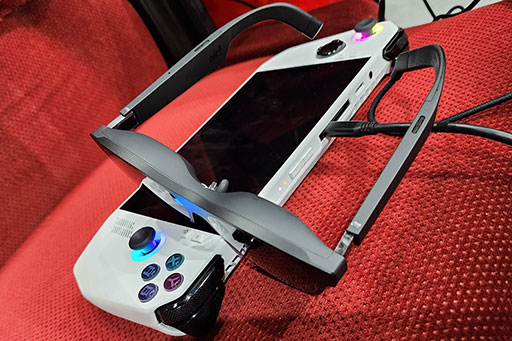 画像ギャラリー No.006のサムネイル画像 / ［TGS2023］サングラス型ディスプレイの大本命「XREAL Air 2」の予約受付が始まる。高画質で軽くなり120Hz表示にも対応