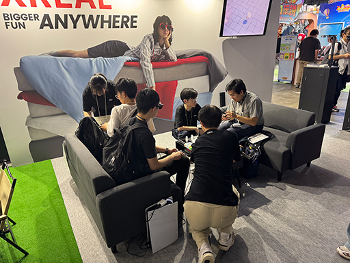 画像ギャラリー No.006のサムネイル画像 / サングラス型ディスプレイ用のAndroidデバイス「XREAL Beam Pro 5G」が国内初披露。5G通信に対応した上位モデル［TGS2024］