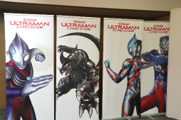 画像ギャラリー No.012のサムネイル画像 / 「ウルトラマン カードゲーム」の発売開始記念イベントをレポート。「ウルトラマンティガ」のマドカ・ダイゴ役を演じた長野 博さんがサプライズ登壇
