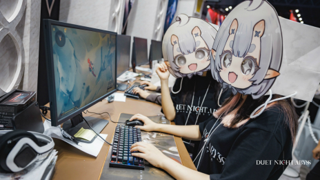 画像ギャラリー No.012のサムネイル画像 / 「デュエットナイトアビス」東京ゲームショウ2024ブースでは，大迫力な砂時計とスノウのオブジェがお出迎え。ビジネスデイの様子を紹介したオフィシャルレポートが到着［TGS2024］