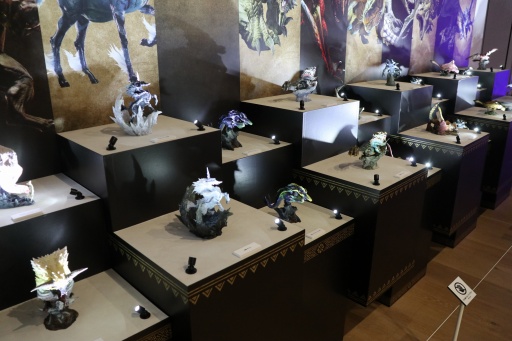 画像ギャラリー No.020のサムネイル画像 / 明日開幕「モンスターハンター20周年-大狩猟展-」発表会&内覧会レポート。歴代シリーズの武具とモンスターを堪能できる展示が盛りだくさん
