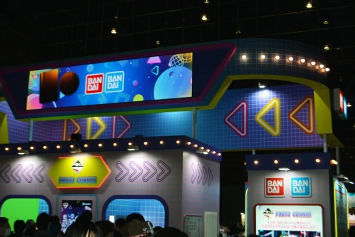 画像ギャラリー No.094のサムネイル画像 / 「hololive SUPER EXPO 2025」フォトレポート。今年は「ホロライブアーケード」をテーマに，体験型の展示やステージイベントを展開