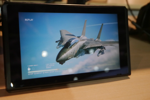 画像ギャラリー No.019のサムネイル画像 / ［プレイレポ］Switch版「エースコンバット7 スカイズ・アンノウン デラックスエディション」を先行体験。紺碧の空を舞う爽快感を場所を選ばずに手軽に楽しめた