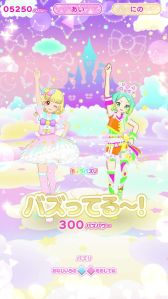 画像ギャラリー No.003のサムネイル画像 / 「アイプリバース」に「アイドルタイムプリパラ」のゆい，にの，みちるが登場。サンリオキャラクターズともコラボする「3だん」は8月1日に開始