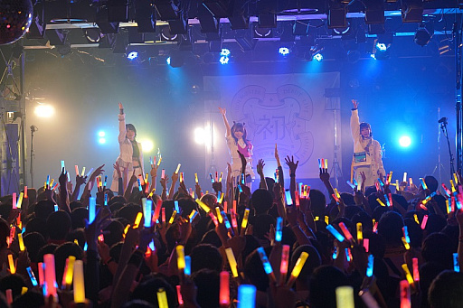 画像ギャラリー No.002のサムネイル画像 / 「学園アイドルマスター」初のライブツアー“DEBUT LIVE 初 TOUR”が開幕。「初声公演」の配信をレポート