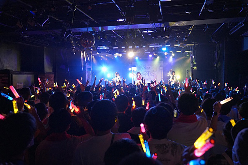 画像ギャラリー No.004のサムネイル画像 / 「学園アイドルマスター」初のライブツアー“DEBUT LIVE 初 TOUR”が開幕。「初声公演」の配信をレポート