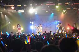 画像ギャラリー No.019のサムネイル画像 / 「学園アイドルマスター」初のライブツアー“DEBUT LIVE 初 TOUR”が開幕。「初声公演」の配信をレポート