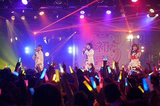 画像ギャラリー No.027のサムネイル画像 / 「学園アイドルマスター」初のライブツアー“DEBUT LIVE 初 TOUR”が開幕。「初声公演」の配信をレポート