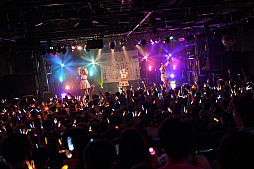 画像ギャラリー No.005のサムネイル画像 / 「学園アイドルマスター」初のライブツアー。花岩香奈さん，伊藤舞音さん，薄井友里さんが出演した「初心公演」の配信視聴レポート