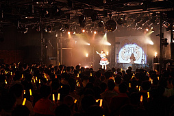 画像ギャラリー No.009のサムネイル画像 / 「学園アイドルマスター」初のライブツアー。花岩香奈さん，伊藤舞音さん，薄井友里さんが出演した「初心公演」の配信視聴レポート