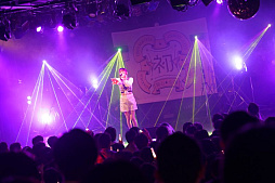 画像ギャラリー No.014のサムネイル画像 / 「学園アイドルマスター」初のライブツアー。花岩香奈さん，伊藤舞音さん，薄井友里さんが出演した「初心公演」の配信視聴レポート