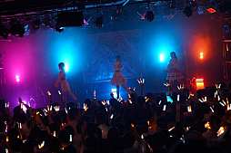 画像ギャラリー No.026のサムネイル画像 / 「学園アイドルマスター」初のライブツアー。花岩香奈さん，伊藤舞音さん，薄井友里さんが出演した「初心公演」の配信視聴レポート