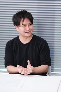画像ギャラリー No.002のサムネイル画像 / 「学マス」Pの人生を1本のゲームが変えた。「学園アイドルマスター」小美野日出文氏×「マブラヴ」吉宗鋼紀氏の特別対談