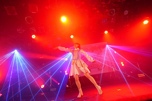 画像ギャラリー No.007のサムネイル画像 / 「学マス」ライブ配信レポート。陽高真白さん,長月あおいさん,春咲 暖さん出演の「初陣公演」,堂々のパフォーマンスでツアーのラストを飾る
