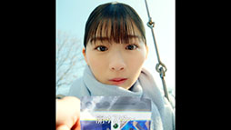 画像ギャラリー No.018のサムネイル画像 / 「Pokémon Trading Card Game Pocket」，伊藤沙莉さん出演のCM第2弾を本日より順次公開。トレード機能で友だちとカード交換を楽しむ