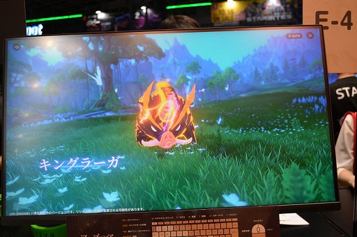 画像ギャラリー No.030のサムネイル画像 / 「アズールプロミリア」の戦闘は，見た目以上にがっつりアクション。美少女3人＋モンスター3体でパーティ編成してガチバトル［TGS2025］