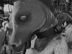 いわく付きのイタリア産ホラーADV「HORSES」，GoG.comで配信開始。全裸人間たちが馬として生きる牧場で，14日間を耐え抜き，真実を暴け