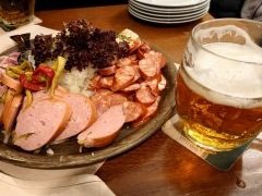 中世の宴で騒いだり，城や要塞に行ったり。チェコで「キングダムカム・デリバランスII」の舞台を巡ってきた