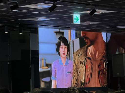 画像ギャラリー No.033のサムネイル画像 / 「龍が如く」ファンミーティング2024 第2部レポート。真島吾朗役の宇垣秀成さん，冴島大河役の小山力也さんによるカラオケが圧巻だった！