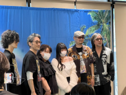 画像ギャラリー No.030のサムネイル画像 / 「龍が如く8外伝」×スパリゾートハワイアンズのコラボイベント還暦祭に行ってきた。寒さの残る時期にビーチへ繰り出したような開放感が心地いい