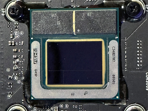 画像ギャラリー No.001のサムネイル画像 / Intelの次世代ノートPC向けCPU「Lunar Lake」の詳細が明らかに。AI性能と電力あたりの性能をさらに高める