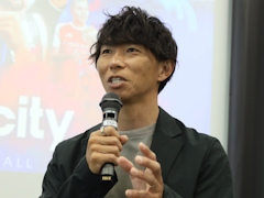 サッカー元日本代表の佐藤寿人氏が，「Copa City」試遊会に登場。街やスタジアムを整備し，サッカーの試合を運営する異色のシミュレーションを語る