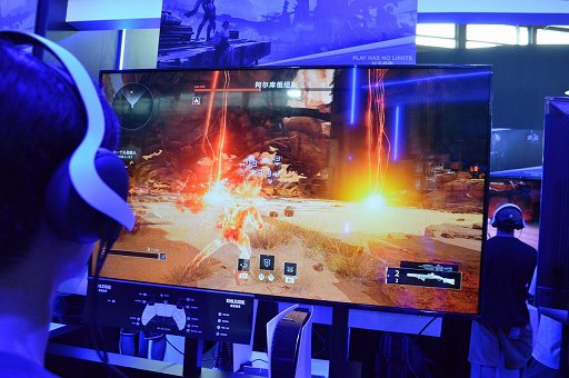 画像ギャラリー No.006のサムネイル画像 / “剣と魔法”ならぬ“銃と魔法”で戦うTPS。PlayStationブースに出展の「潜阈限界（Exiledge）」プレイレポート［CJ2024］