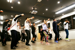 画像ギャラリー No.009のサムネイル画像 / 「Fit Boxing 3」リアルイベントをレポート。50人のファンたちが3月実装のインストラクターの先行体験やシリーズ監修者によるレッスンを楽しんだ