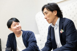 画像ギャラリー No.009のサムネイル画像 / ［インタビュー］「レンタヒーロー Z」での協業について，LINE NEXTのキムCSOとセガの内海社長が語る。セガファンの熱い思いがきっかけ