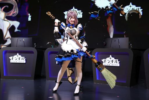 画像ギャラリー No.003のサムネイル画像 / 華やかなコスプレイヤーと巨大ニャンコに注目！　「モンギル：STAR DIVE」ブースをレポート［TGS2025］【PR】