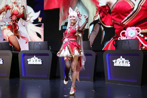 画像ギャラリー No.004のサムネイル画像 / 華やかなコスプレイヤーと巨大ニャンコに注目！　「モンギル：STAR DIVE」ブースをレポート［TGS2025］【PR】