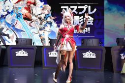 画像ギャラリー No.011のサムネイル画像 / 華やかなコスプレイヤーと巨大ニャンコに注目！　「モンギル：STAR DIVE」ブースをレポート［TGS2025］【PR】