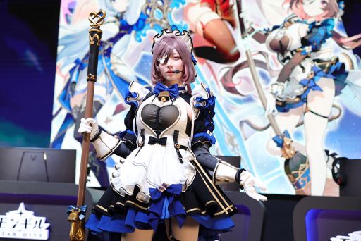 画像ギャラリー No.018のサムネイル画像 / 華やかなコスプレイヤーと巨大ニャンコに注目！　「モンギル：STAR DIVE」ブースをレポート［TGS2025］【PR】